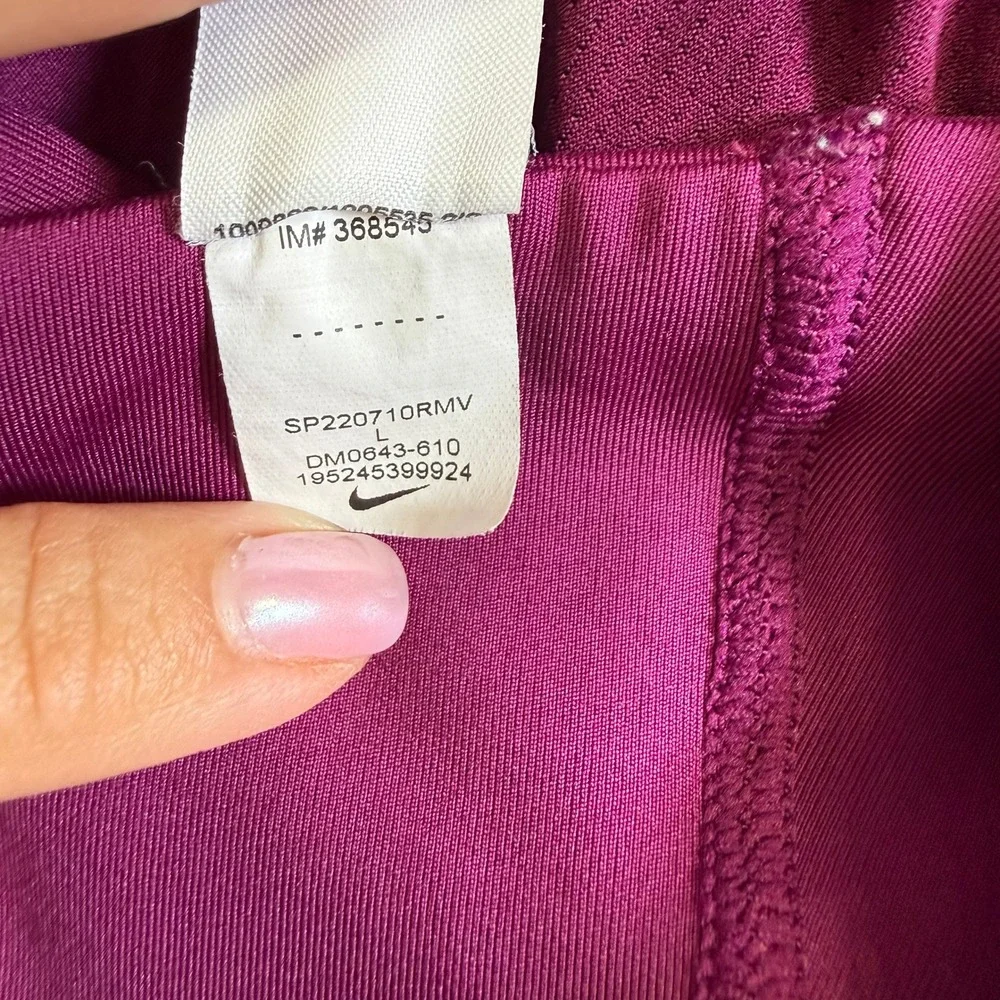 Nike Air Dri-FIT Sports Bra Womens Large Sangria Purple DM0643-610